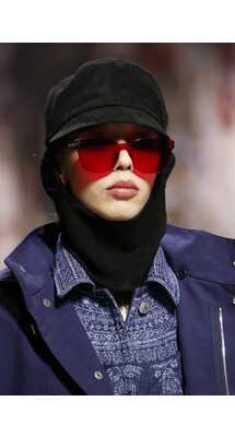 Details Christian Dior , Details Dior Fall 2018 Ready-to-Wear , Детали показа Кристиан Диор , Детали показа Диор осень зима 2018 , Fashion show , неделя моды в Париже , PFW , Мария Грация Кьюри , Mainstyles